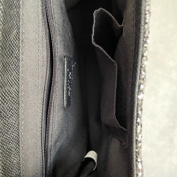 Pocketbook: silver & black. - Picture 3 of 7